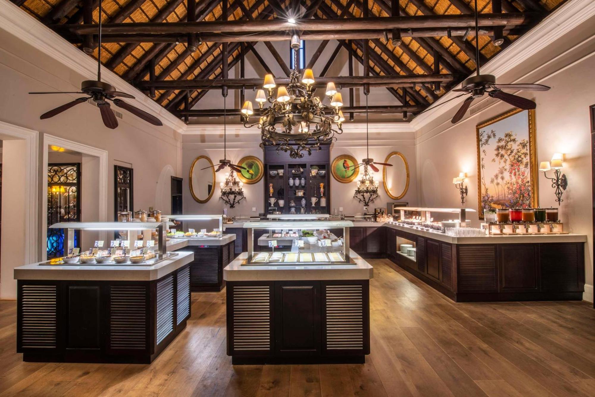 Royal Livingstone Hotel By Anantara Bagian luar foto