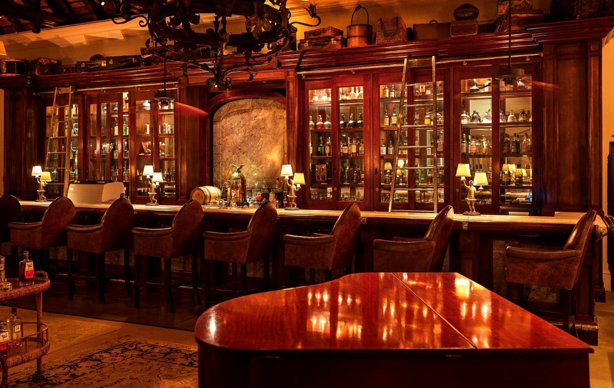 Royal Livingstone Hotel By Anantara Bagian luar foto