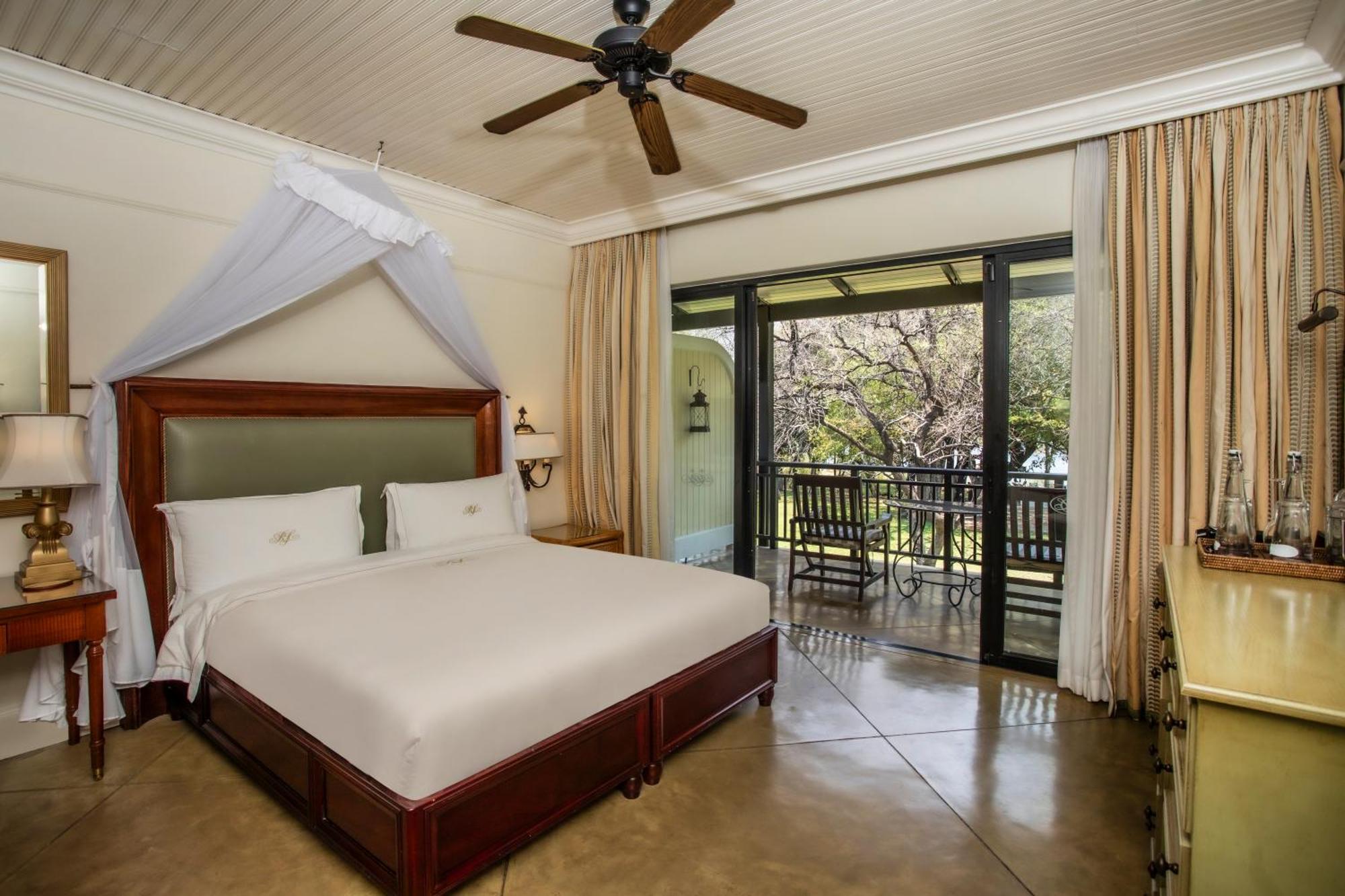 Royal Livingstone Hotel By Anantara Bagian luar foto